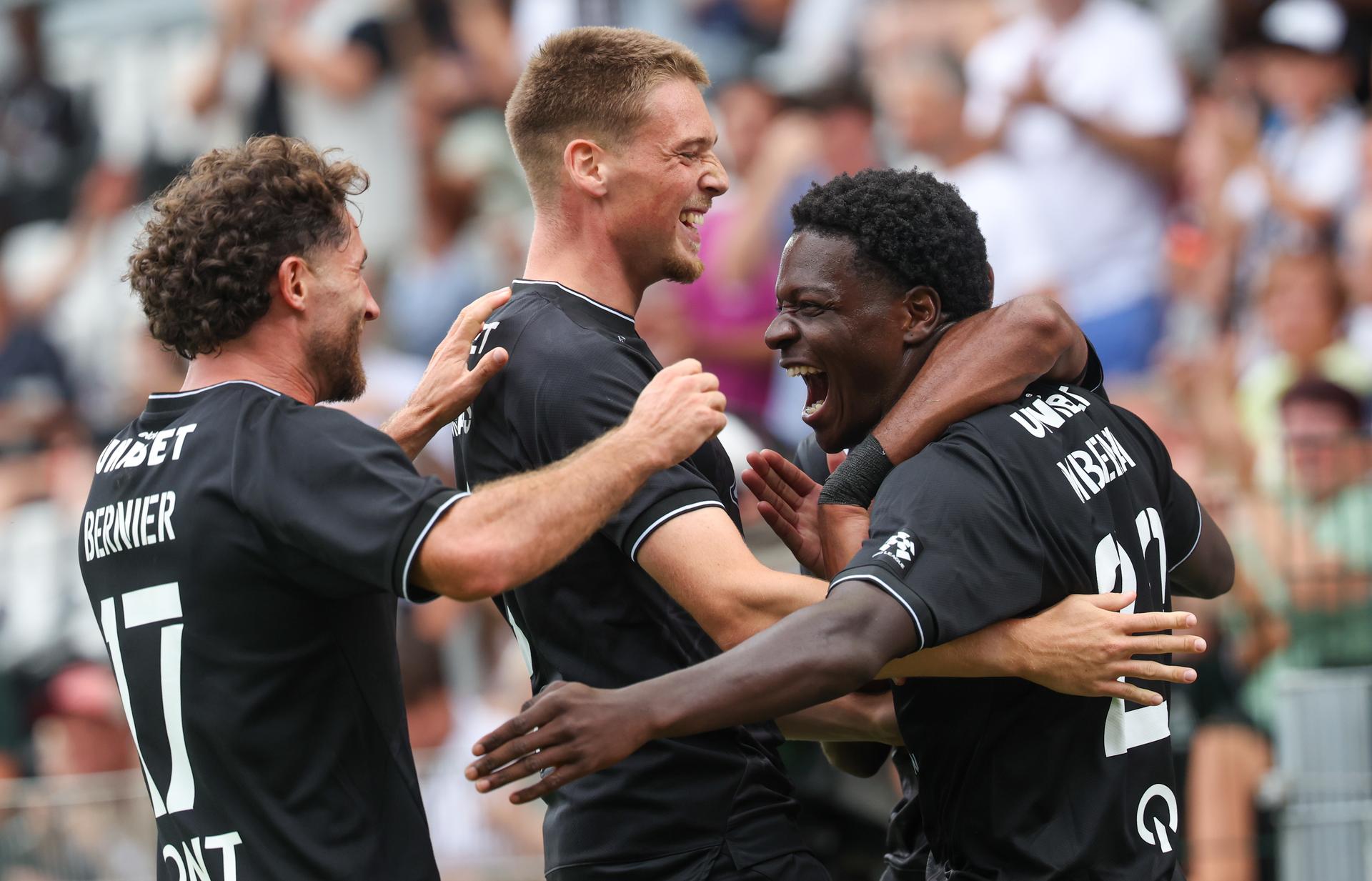 Charleroi's Freddy Mbemba celebrates after scoring during a soccer match between Sporting Charleroi and Oud-Heverlee Leuven, Sunday 9 August 2026 in Charleroi, on day 1 of the 2026-2027 'Jupiler Pro League' first division of the Belgian championship. BELGA PHOTO VIRGINIE LEFOUR