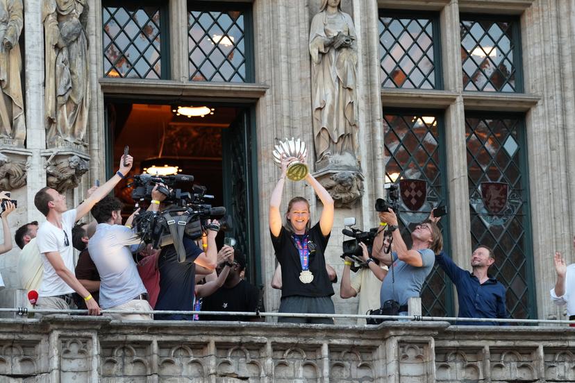 Belgium's captain Emma Meesseman carries the trophy at the celebrations at the Brussels city hall and Grand Place/ Grote Markt for Belgian national women basket team 'the Belgian Cats', after winning yesterday's European Championship final, Monday 30 June 2025. Yesterday the Cats successfully defended their European title, beating Spain in the final of the FIBA Women's EuroBasket 2025.  BELGA PHOTO MARIUS BURGELMAN