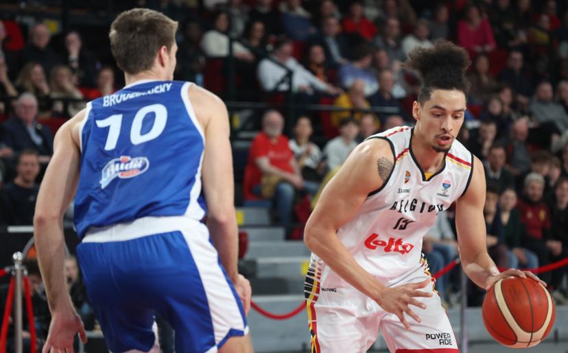 Slovak Vladimir Brodzianski and Belgium's Ismael Bako fight for the ball during a basketball match between Belgium's national team Belgian Lions and Slovakia, Thursday 20 February 2025 in Charleroi, game 5/6 in the group stage of the qualifications for the Eurobasket 2025 European championships. BELGA PHOTO VIRGINIE LEFOUR