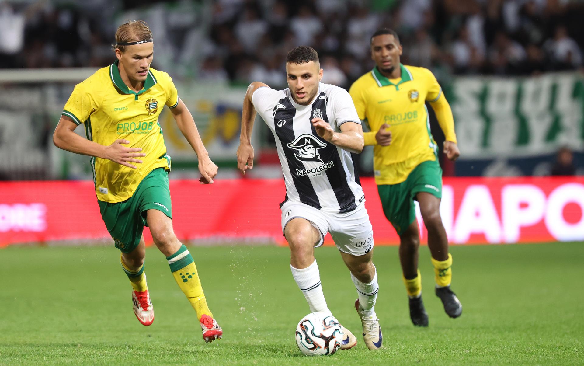 Charleroi's Yacine Titraoui fights for the ball during a soccer game between Belgian Sporting Charleroi and Swedish Hammarby Fotboll, on Thursday 31 July 2025 in Charleroi, the return leg of the 2nd qualifying round for the UEFA Conference League competition. The first leg resulted in a 0-0 draw. BELGA PHOTO VIRGINIE LEFOUR