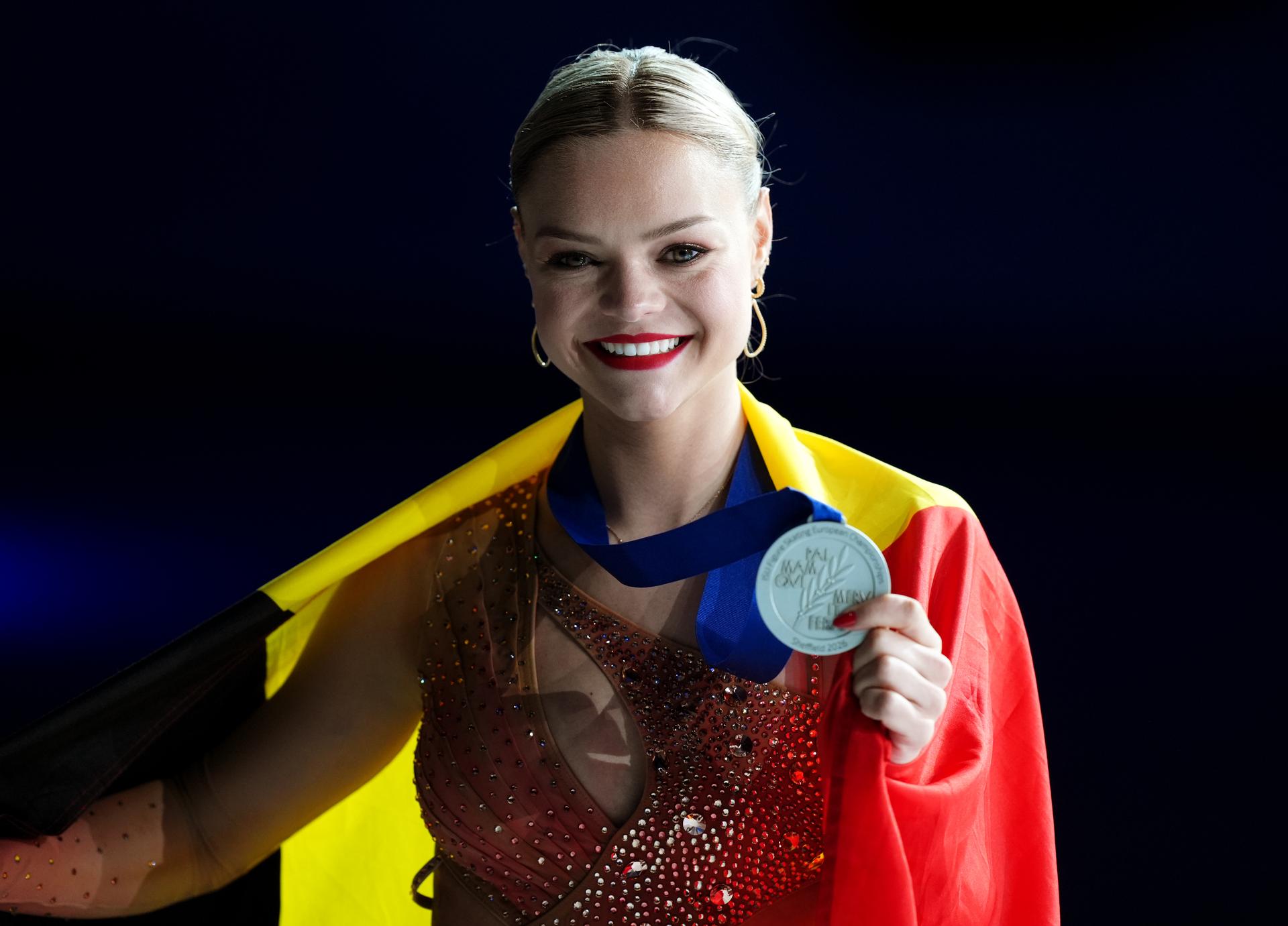 Belgium's Loena Hendrickx with the silver medal after the Women's Free Skating on day three of the ISU European Figure Skating Championships at the Utilita Arena, Sheffield. Picture date: Friday January 16, 2026. BELGA PHOTO BENELUX ONLY