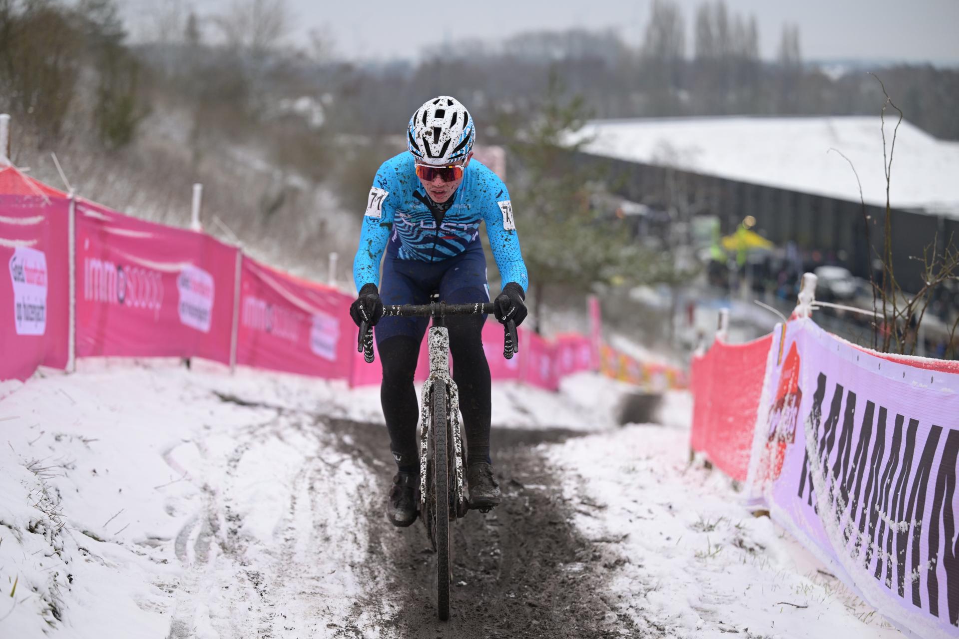 Belgian Jari Van Lee pictured in action during the Junior men race at the Belgian Cyclocross Championships in Beringen on Saturday 10 January 2026. BELGA PHOTO DAVID PINTENS