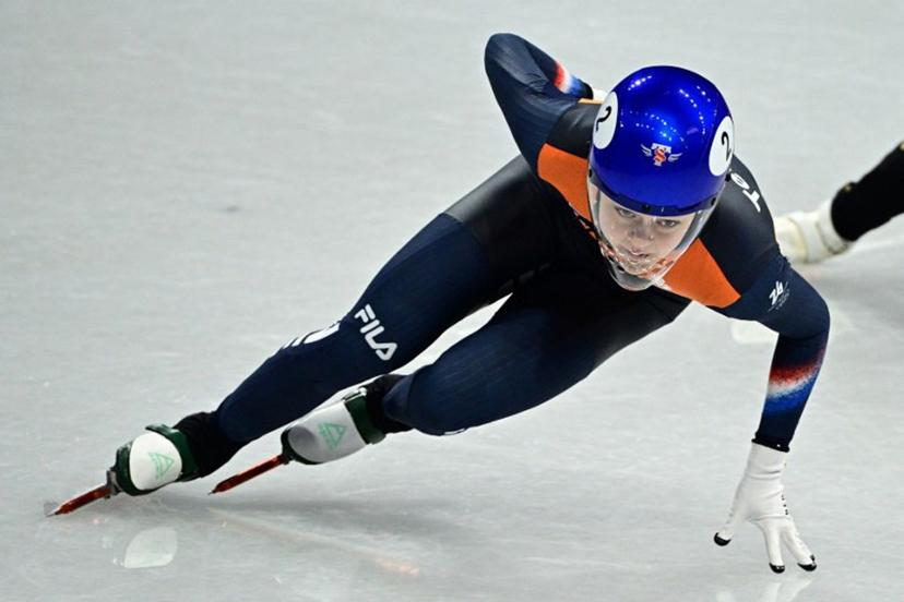 Netherlands' Xandra Velzeboer competes in the short track speed skating women's 1000m semi-final during the Milano Cortina 2026 Winter Olympic Games at Milano Ice Skating Arena in Milan on February 16, 2026.  JULIEN DE ROSA / AFP