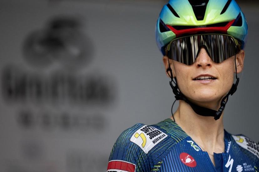 AG Insurance-Soudal's Slovenian cyclist Urska Zigart looks on during the pre-stage presentation ahead of the 9th stage of the Giro d'Italia Women 2026 between Saluzzo and Saluzzo in Saluzzo on June 7, 2026.  MARCO BERTORELLO / AFP