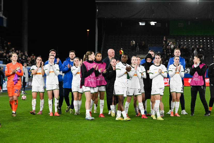 OHL's players greet the public after a soccer match between Oud-Heverlee Leuven Women and English Arsenal, Wednesday 11 February 2026 in Heverlee, in the Knockout Play-offs (1st leg) phase of the UEFA Women's Champions League competition. BELGA PHOTO JILL DELSAUX