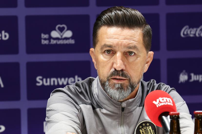 Anderlecht's head coach Besnik Hasi pictured during a press conference of Belgian Sporting Anderlecht, on Wednesday 06 August 2025 in Brussels, ahead of the first leg of the third qualifying round for the UEFA Conference League competition. BELGA PHOTO BRUNO FAHY