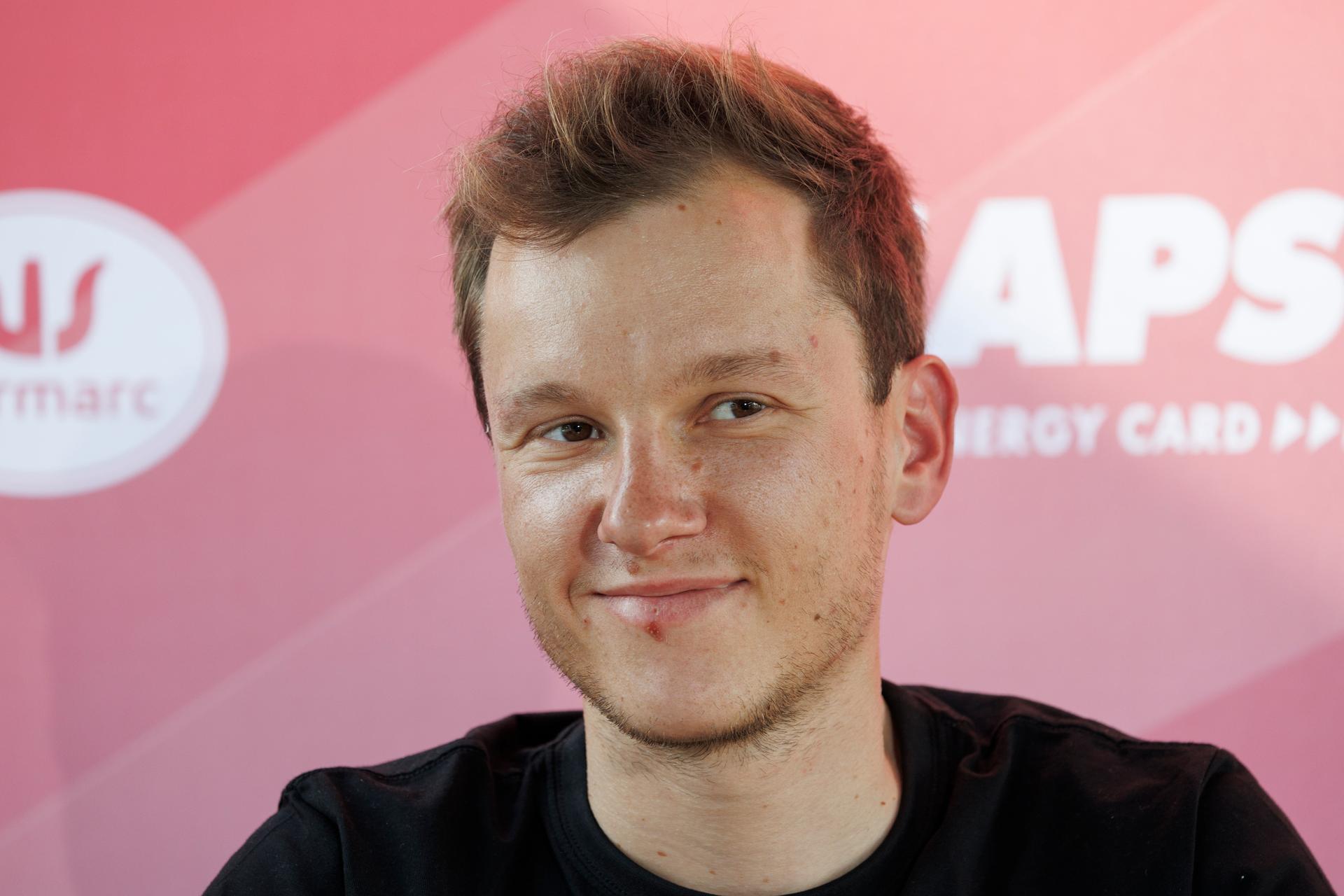 Belgian Arjen Livyns of Lotto Cycling Team pictured during a press conference of the Lotto Cycling Team ahead of the Ronde van Vlaanderen / Tour des Flandres / Tour of Flanders cycling race, Friday 04 April 2025 in Sint-Martens-Latem. The 109th edition of the cycling race will take place on Sunday 06 April. BELGA PHOTO NICOLAS MAETERLINCK