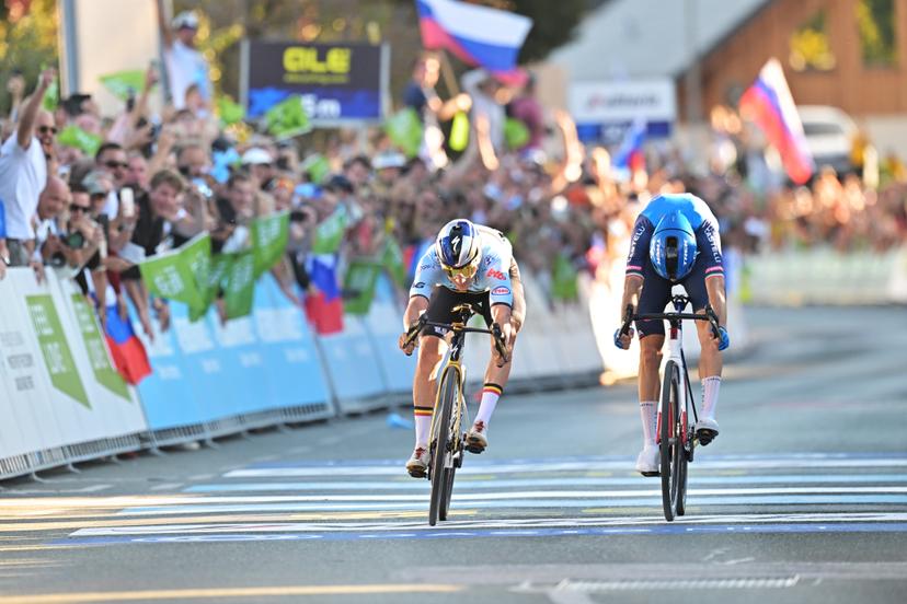 Belgium's Remco Evenepoel and Italy's Giulio Ciccone sprint to the finish of the elite men Road Race race (196,2 km) at the cycling UEC Road European Championships, in Ljubljana, Slovenia Sunday 4 October 2026. The UEC Road European Championships are taking place from 02 to 07 October in Ljubljana, Slovenia. BELGA PHOTO DAVID PINTENS