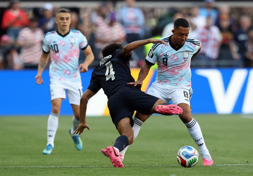 US' Tyler Adams and Belgium's Youri Tielemans fight for the ball during a soccer game between the USA and Belgian national team Red Devils, on Monday 06 July 2026, at the Seattle Field, in Seattle, a 1/8 finals game in the FIFA World Cup 2026. BELGA PHOTO BRUNO FAHY