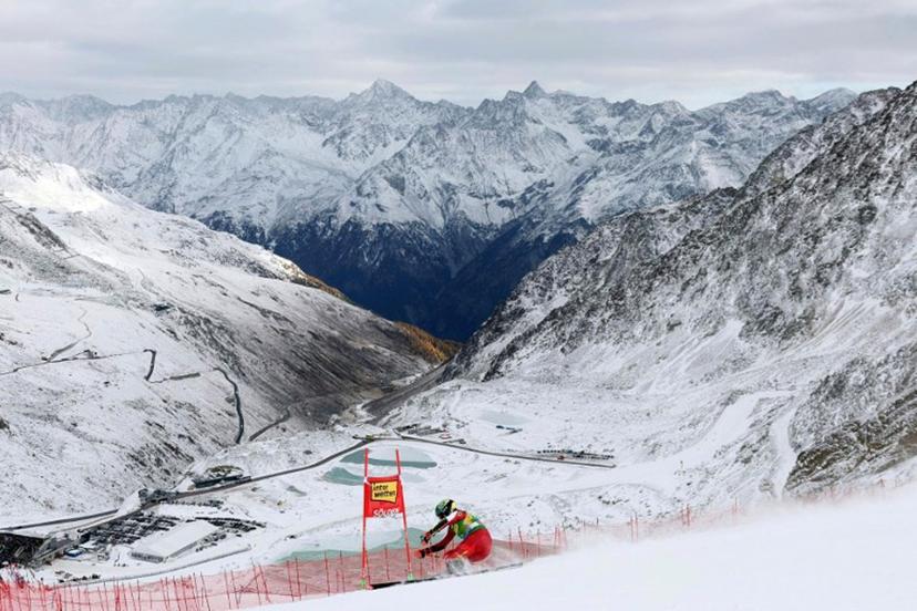Austria's Julia Scheib competes to place first in the first run of the women's giant slalom event of the FIS Alpine Skiing World Cup in Soelden, Austria on October 25, 2025.  Johann GRODER / EXPA / APA / AFP