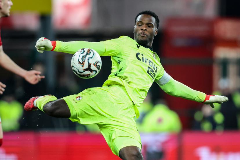 Standard's goalkeeper Matthieu Epolo pictured during a soccer match between Standard de Liege and KAA Gent, Friday 23 January 2026 in Liege, on day 21 of the 2025-2026 'Jupiler Pro League' first division of the Belgian championship. BELGA PHOTO BRUNO FAHY