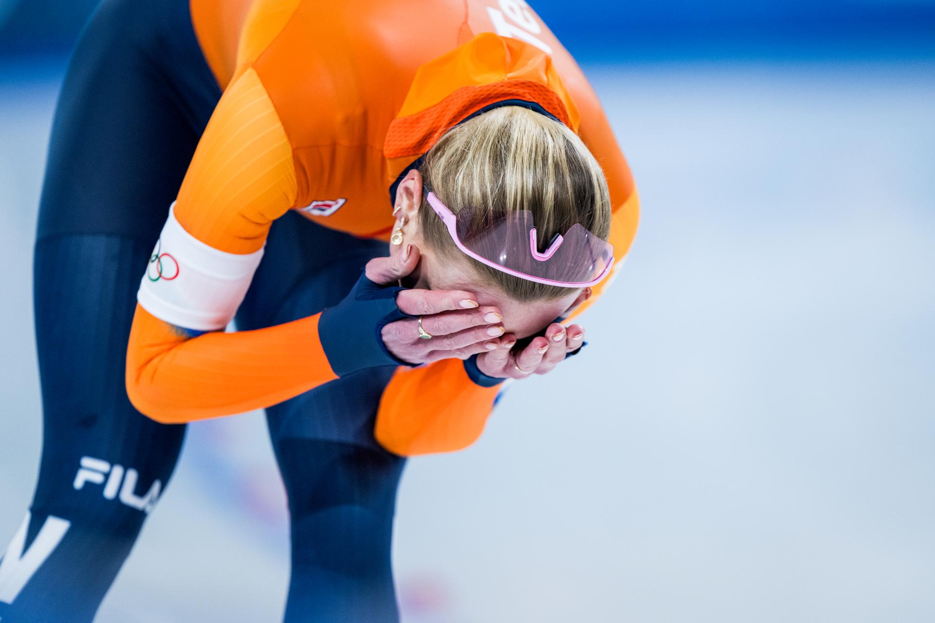 Dutch Joy Beune looks dejected after the Women's 3000m speed skating race on the first day of the Milano Cortina 2026 Olympic Winter Games, on Saturday 07 February 2026 in Milan, Italy. The XXV Winter Olympics take place from 6 to 22 February 2026 in Italy. BELGA PHOTO JASPER JACOBS