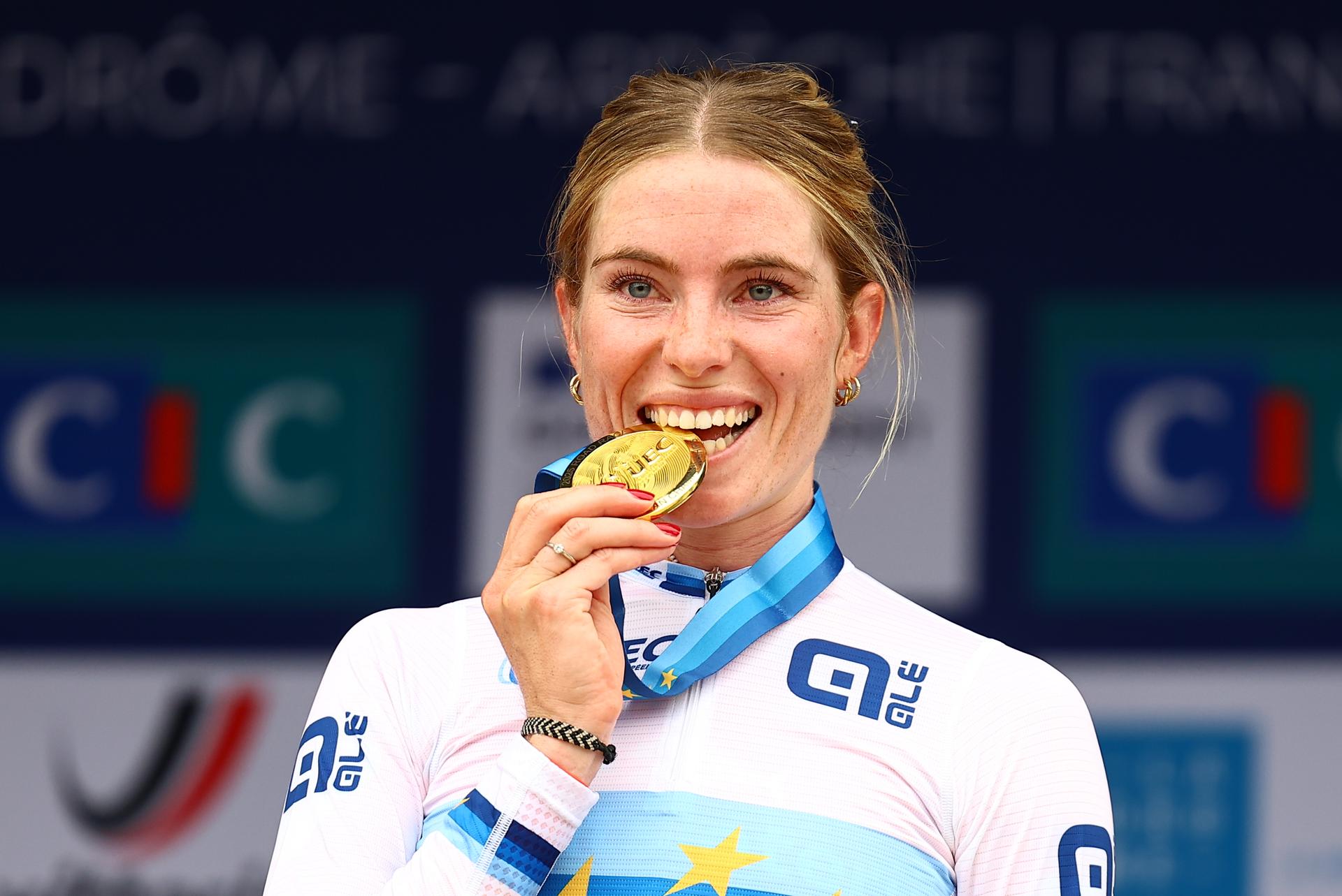 Winner Netherlands Demi Vollering poses with her gold medal on the podium of the Women Elite road race of 116,1 km at the UEC road European cycling championships, Saturday 04 October 2025, in Loriol-sur-Drome, France. The European cycling championships Drome-Ardeche takes place from 1 to 5 October. BELGA PHOTO DAVID PINTENS