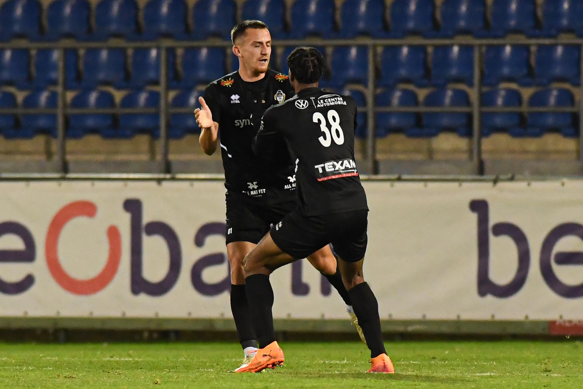 Olympic's Niklo Daily celebrates after scoring during a soccer game between Jong Genk and Royal Olympic Charleroi, Sunday 30 November 2025 in Geel, on day 15 of the 2025-2026 'Challenger Pro League' 1B second division of the Belgian championship. BELGA PHOTO JILL DELSAUX