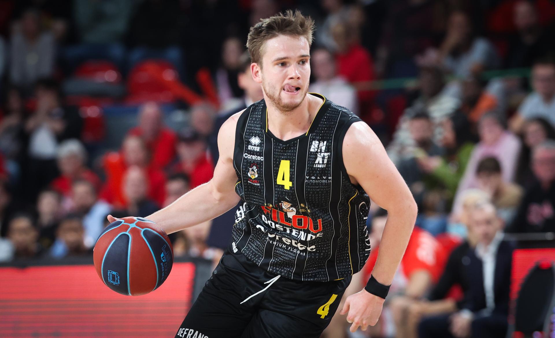 Oostende's Simon Buysse pictured in action during a basketball match between Spirou Charleroi and BC Oostende, Friday 17 October 2025 in Charleroi, on day 4 of the 'BNXT League' Belgian/ Dutch first division basket championship. BELGA PHOTO VIRGINIE LEFOUR