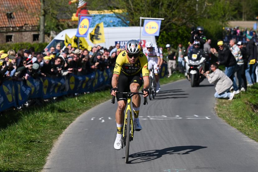 Belgian Wout van Aert of Team Visma-Lease a Bike pictured with an attack before Oude Kwaremont during the men's race of the 'Ronde van Vlaanderen/ Tour des Flandres/ Tour of Flanders' one day cycling race, 268,9km from Brugge to Oudenaarde, Sunday 06 April 2025. BELGA PHOTO POOL DARIO BELINGHERI