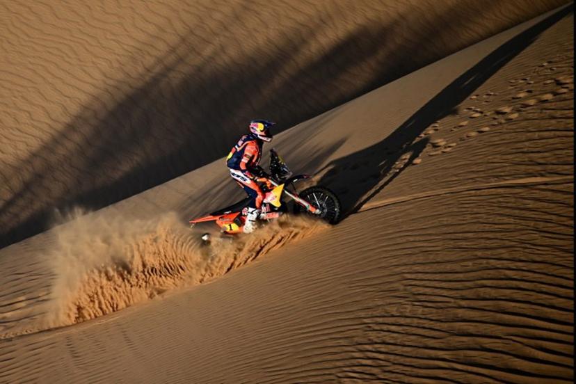 Australian rider Daniel Sanders competes with a Ktm 450 Rally Factory in Stage 9, a marathon stage, during the 48th edition of the Dakar Rally 2026 between Wadi ad-Dawasir and Bisha in Saudi Arabia on January 13, 2026.  Giuseppe CACACE / AFP
