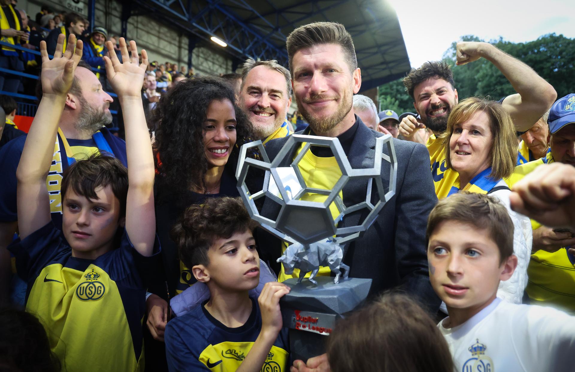 Union's head coach Sebastien Pocognoli celebrates after a soccer match between Union Saint-Gilloise and KAA Gent, Sunday 25 May 2025 in Brussels, on day 10 (out of 10) of the Champions' Play-offs of the 2024-2025 'Jupiler Pro League' first division of the Belgian championship. BELGA PHOTO VIRGINIE LEFOUR