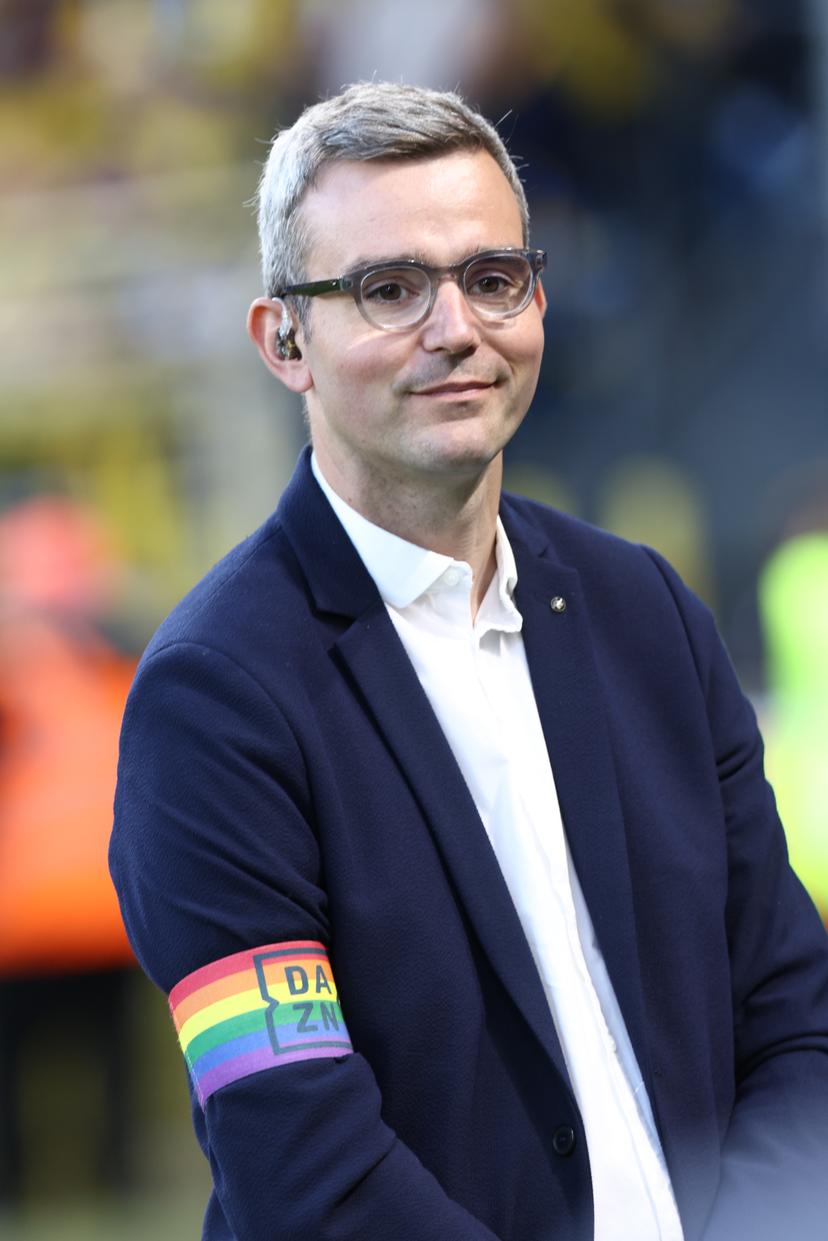 DAZN Presentator Mathieu Istace wears a rainbow colored armband during a soccer match between RSC Anderlecht and Royale Union Saint-Gilloise, Saturday 10 May 2025 in Brussels, on day 8 (out of 10) of the Champions' Play-offs of the 2024-2025 'Jupiler Pro League' first division of the Belgian championship. BELGA PHOTO BRUNO FAHY
