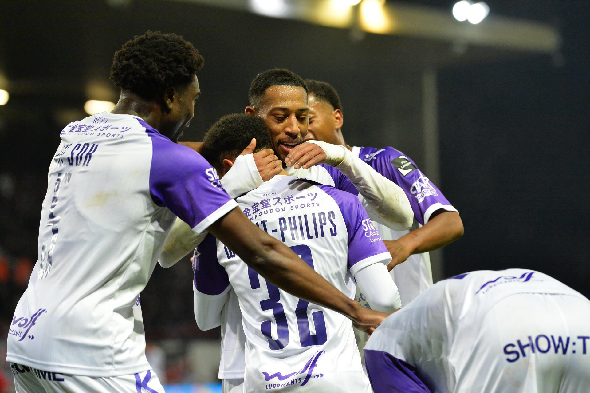 Beerschot's D'Margio Wright-Philips celebrates after scoring during a soccer game between RWDM Brussels and Beerschot VA, Sunday 09 November 2025 in Brussels, on day 13 of the 2025-2026 'Challenger Pro League' 1B second division of the Belgian championship. BELGA PHOTO JILL DELSAUX