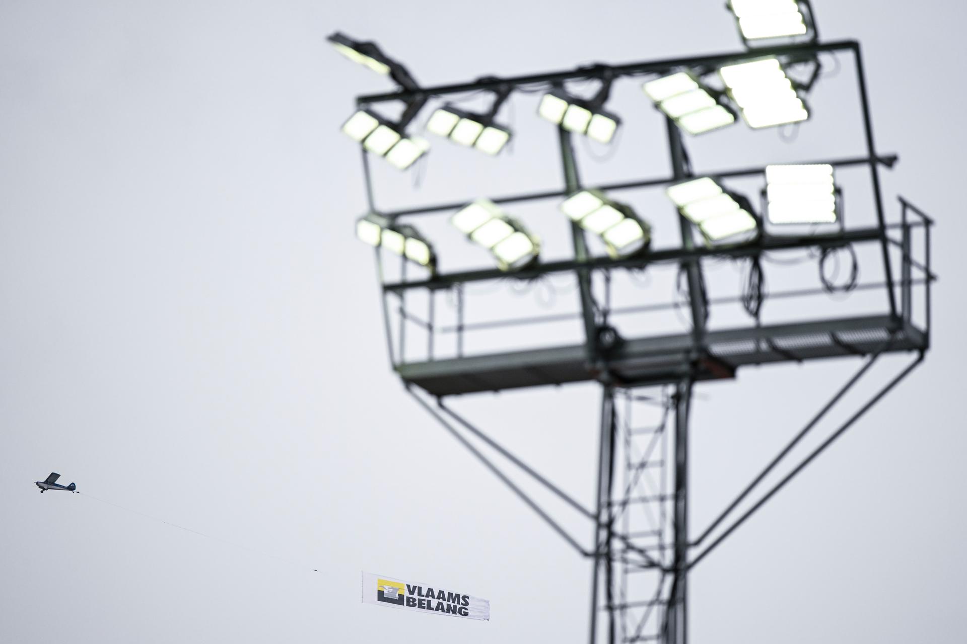 Illustration picture shows a publicity airplane of 'Vlaams Belang' during a soccer match between Royal Antwerp FC and RSC Anderlecht, Sunday 04 August 2024 in Antwerp, on day 2 of the 2024-2025 season of the 'Jupiler Pro League' first division of the Belgian championship. BELGA PHOTO TOM GOYVAERTS