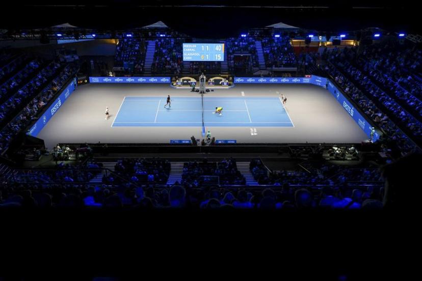A general view shows Portugal's Francisco Cabral and Austria's Lucas Miedler playing against Britain's Julian Cash and Llloyd Glasspool during the men's final doubles match at the ATP Vienna Open tennis tournament at the Wiener Stadthalle venue in Vienna, Austria, on October 26, 2025.  TOBIAS STEINMAURER / APA / AFP
