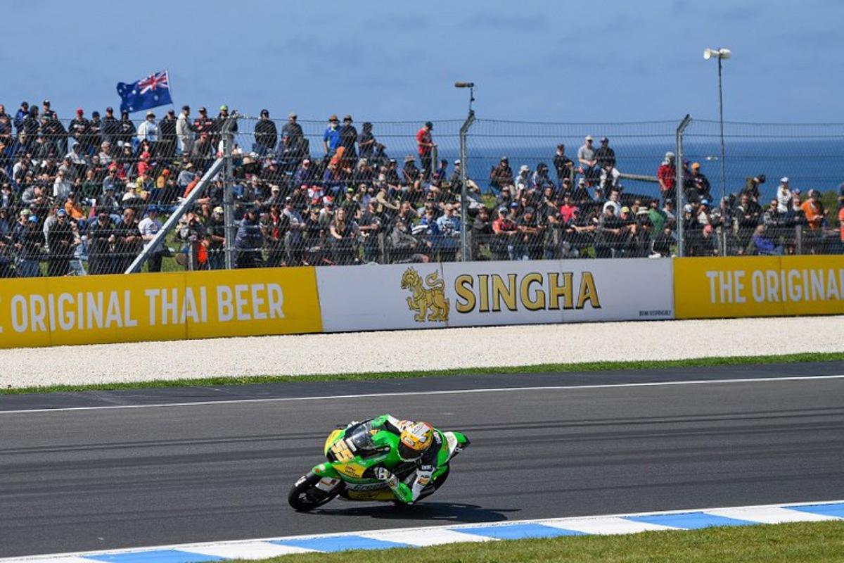 CIP Green Power's Swiss rider Noah Dettwiler powers through a corner during the Moto3 race of the MotoGP Australian Grand Prix on Phillip Island on October 20, 2024.  Izhar KHAN / AFP