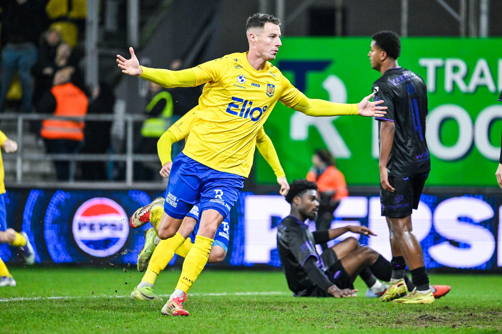 Beveren's Bruno Godeau celebrates after scoring during a soccer game between SK Beveren and Beerschot VA, Saturday 20 December 2025 in Beveren, on day 19 of the 2025-2026 'Challenger Pro League' 1B second division of the Belgian championship. BELGA PHOTO TOM GOYVAERTS
