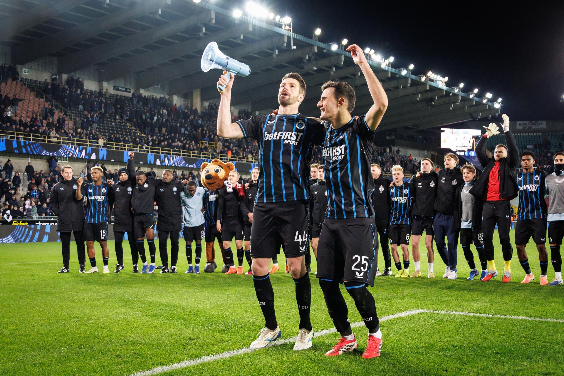 Club's Brandon Mechele and Club's Aleksandar Stankovic celebrate after winning a soccer match between Club Brugge and Zulte Waregem, Saturday 24 January 2026 in Brugge, on day 22 (out of 30) of the 2025-2026 'Jupiler Pro League' first division of the Belgian championship. BELGA PHOTO KURT DESPLENTER