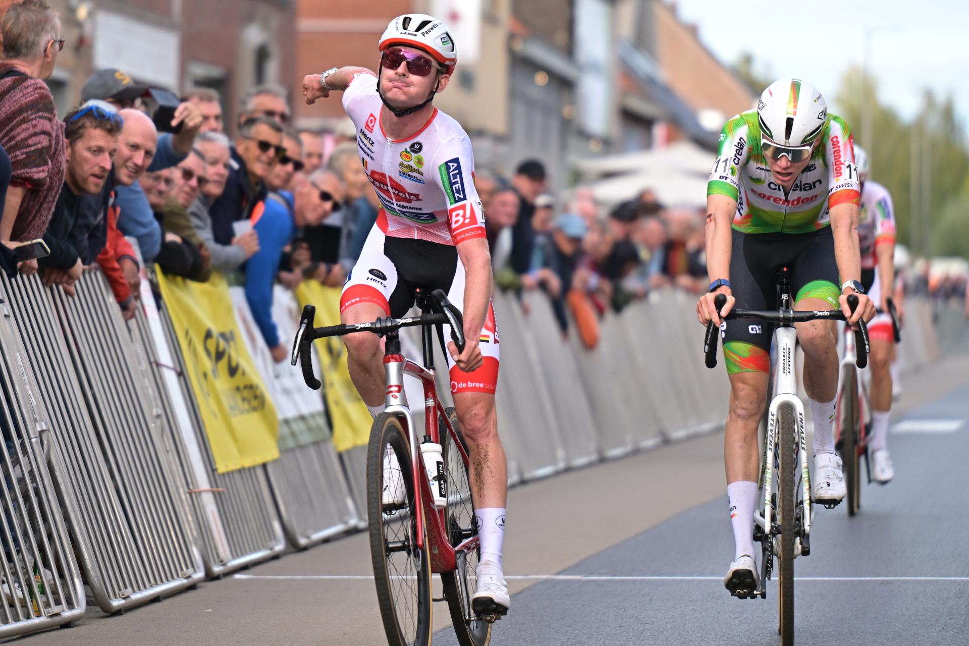 Belgium's Gerben Kuypers wins ahead of Belgium's Witse Meeussen in  the men elite race of the 'Kermiscross' cyclocross cycling event, on Thursday 15 October 2026, in Ardooie. BELGA PHOTO DAVID PINTENS