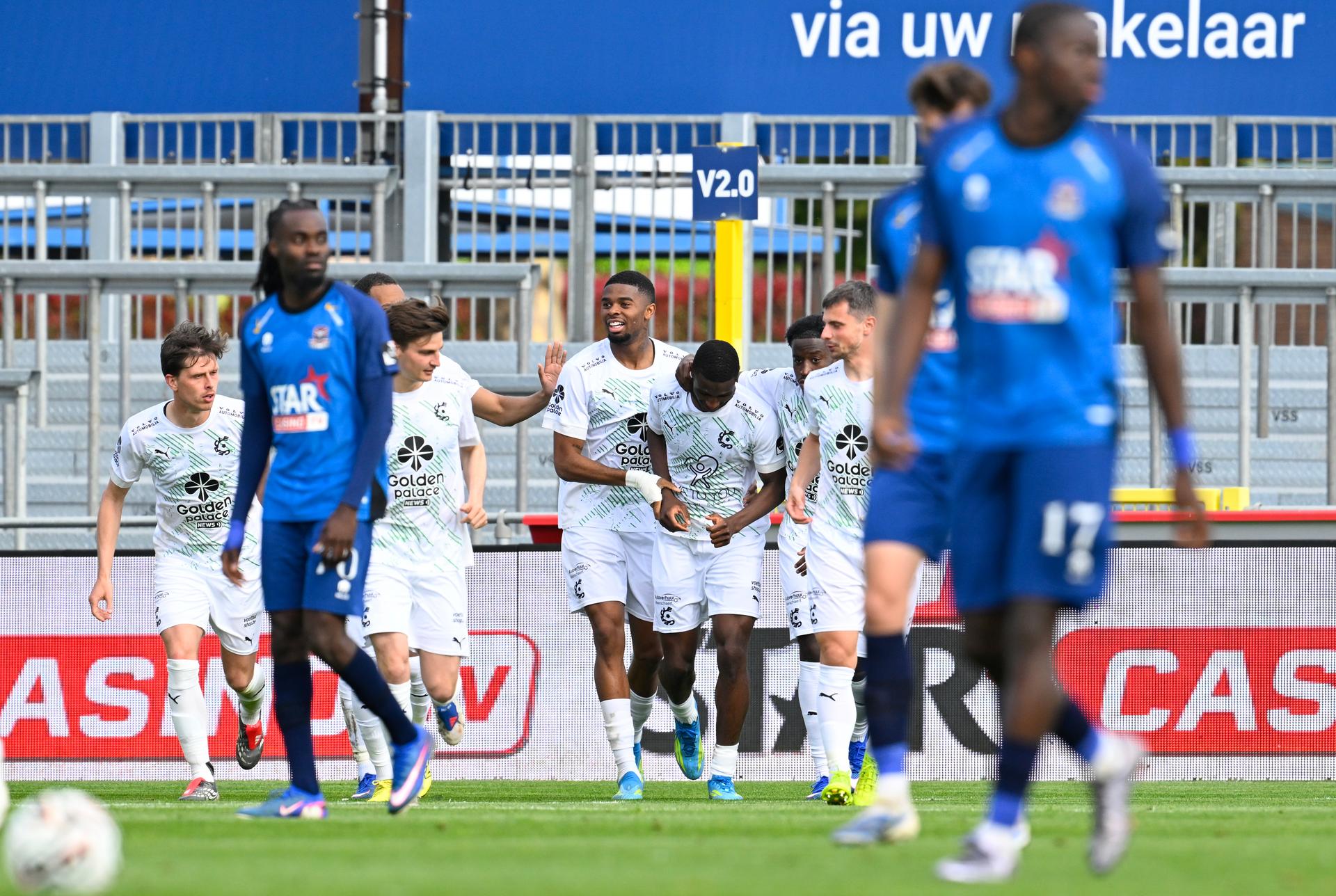 Cercle's Makaya Ibrahima Diaby celebrates after scoring during a soccer match between FCV Dender EH and Cercle Brugge KSV, Sunday 19 April 2026 in Denderleeuw, on the third day of the Relegation Play-offs of the 2025-2026 'Jupiler Pro League' first division of the Belgian championship. BELGA PHOTO JOHN THYS