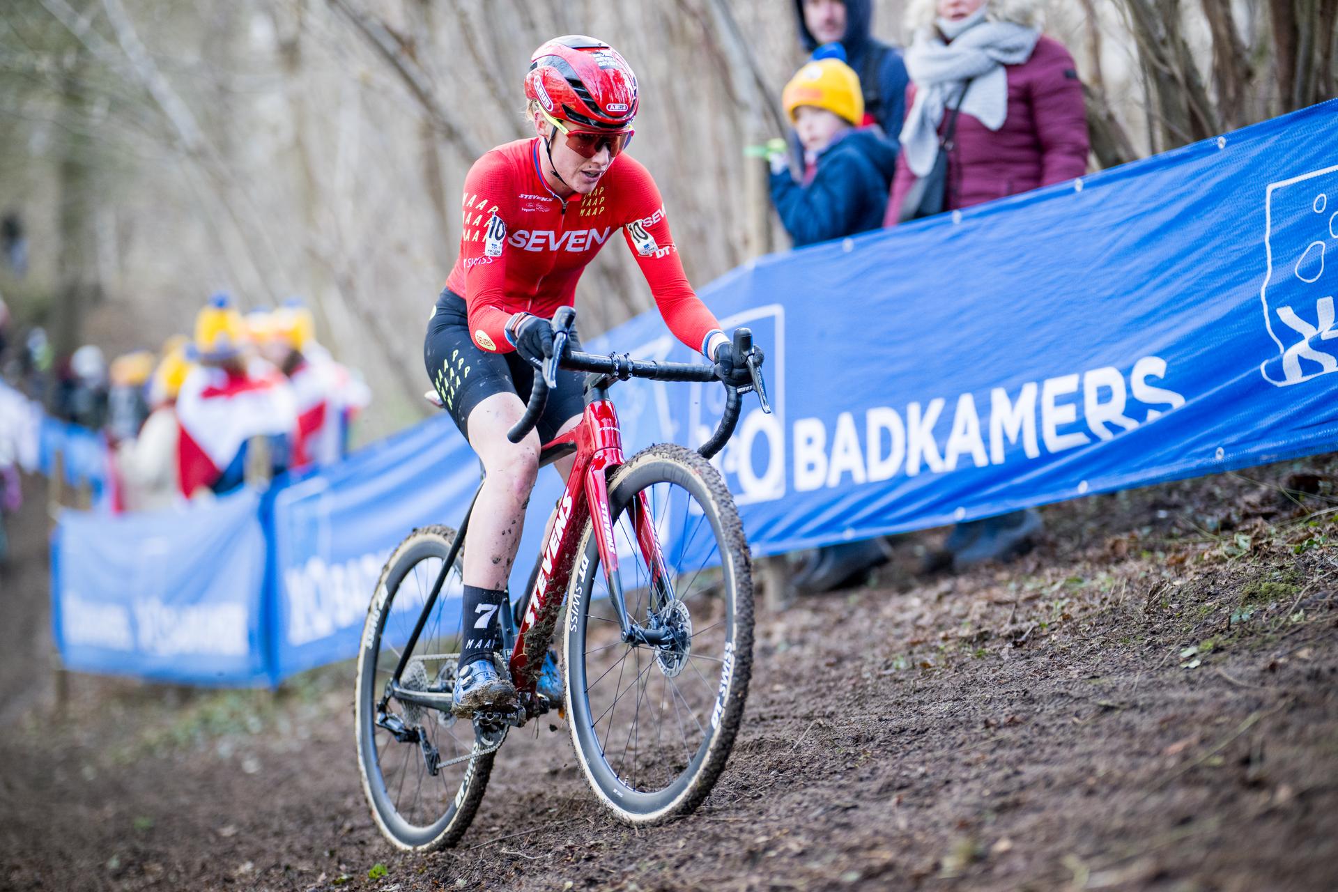 Dutch Annemarie Worst pictured in action during the women elite race of the 'Brussels Universities' cyclocross cycling event, stage 8/8 in the 'X20 Badkamers Trofee' competition, Sunday 16 February 2025 in Brussels, Belgium. BELGA PHOTO JASPER JACOBS