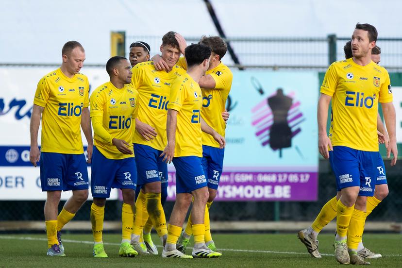 Beveren's Viktor Boone celebrates with teammates after scoring during a soccer game between SK Beveren and Lerse SK, Sunday 25 January 2026 in Beveren, on day 21 of the 2025-2026 'Challenger Pro League' 1B second division of the Belgian championship. BELGA PHOTO KRISTOF VAN ACCOM