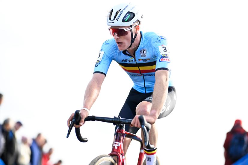 Belgian Kay De Bruyckere pictured in action during the U23 men race at the UEC Cyclocross European Championships, Saturday 08 November 2025, in Middelkerke. BELGA PHOTO JASPER JACOBS