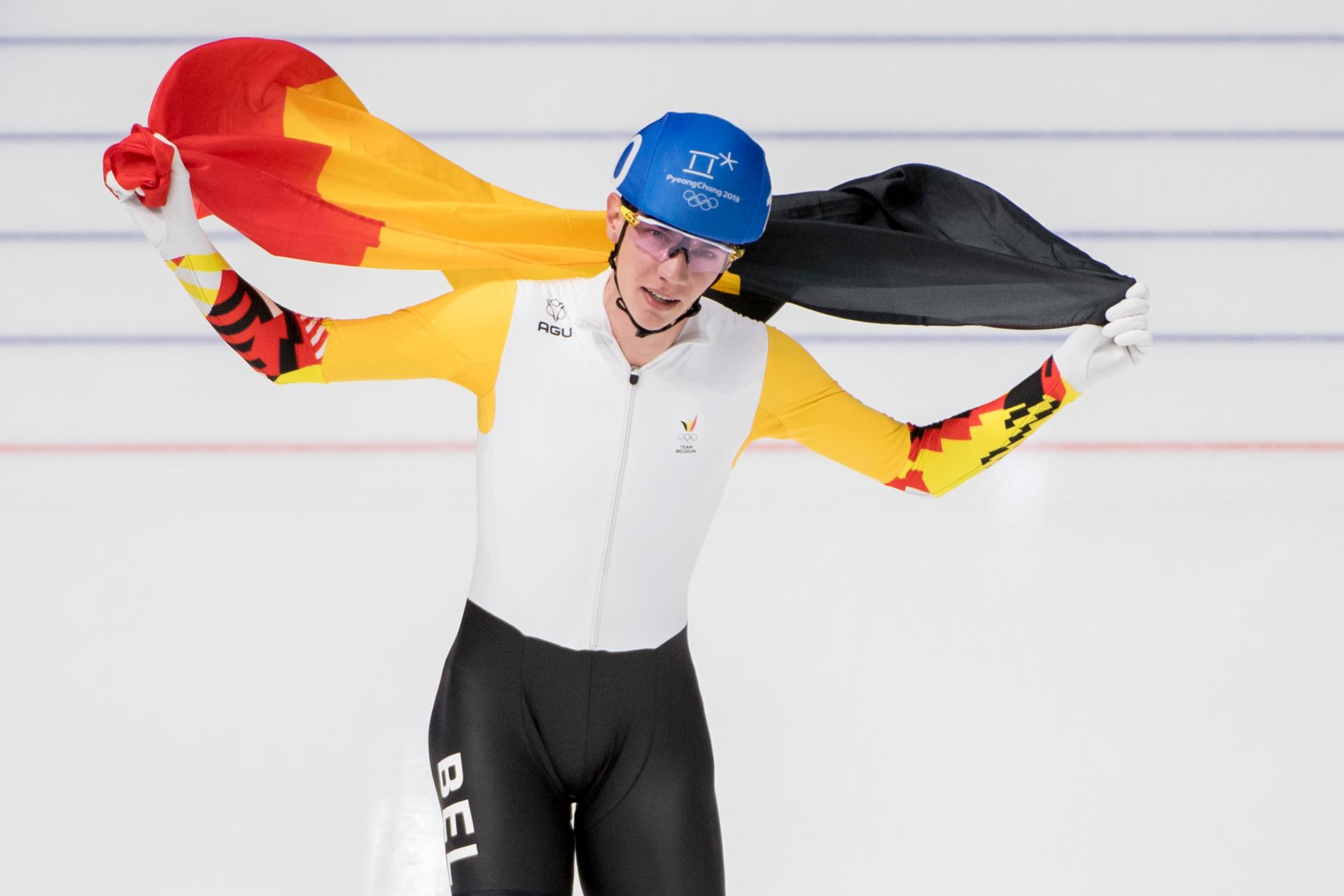 Belgian speed skater Bart Swings celebrates with the Belgian flag after winning the silver medal at the finals of the men's mass start speed skating event at the XXIII Olympic Winter Games, Saturday 24 February 2018, in Pyeongchang, South Korea. The Winter Olympics are taking place from 9 February to 25 February in Pyeongchang County, South Korea. BELGA PHOTO DIRK WAEM