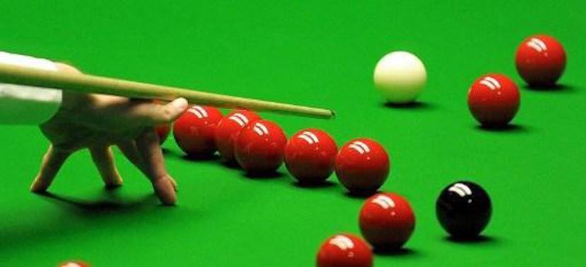 Ali Carter of Great Britain plays a shot during the semi-final of the World Championship Snooker tournament against Neil Robertson (not pictured) of Australia at the Crucible Theatre in Sheffield, England, on April 30, 2010. AFP PHOTO/Andrew Yates