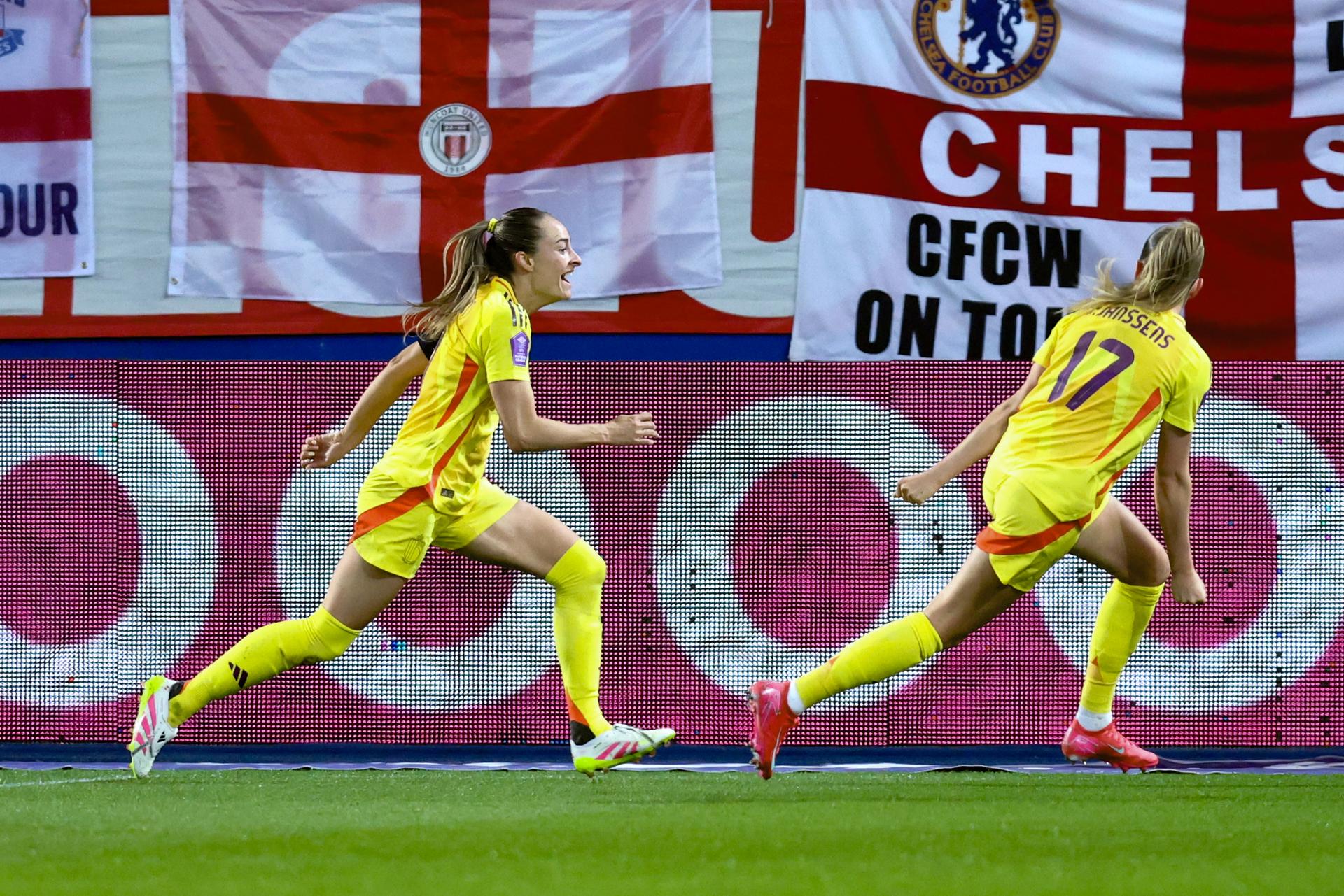 Belgium's Tessa Wullaert celebrates after scoring during a soccer game between the national teams of Belgium (Red Flames) and England, on the fourth matchday in group A3 of the 2024-25 Women's Nations League competition, on Tuesday 08 April 2025 in Heverlee, Leuven. BELGA PHOTO BRUNO FAHY