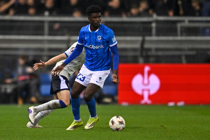 Genk's Aaron Bibout Banind fights for the ball during a soccer game between Belgian team KRC Genk and Croatian GNK Dinamo Zagreb, Thursday 26 February 2026 in Genk, in the play-off for the knockout phase of the UEFA Europa League tournament. Genk won the first leg 1-3. BELGA PHOTO JOHAN EYCKENS