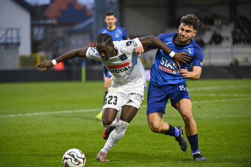 Westerlo's Lucas Mbamba pictured in action during a soccer match between FCV Dender EH and KVC Westerlo, Saturday 29 November 2025 in Denderleeuw, on day 16 of the 2025-2026 'Jupiler Pro League' first division of the Belgian championship. BELGA PHOTO JOHN THYS