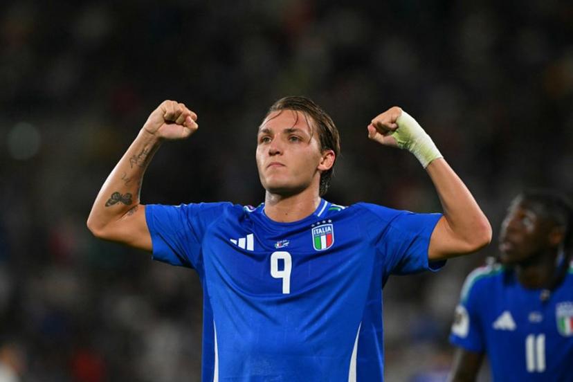 Italy's forward #09 Mateo Retegui (C) celebrates after scoring Italy's second goal during the FIFA World Cup 2026 Group I qualification football match between Italy and Estonia at the Stadio di Bergamo, in Bergamo, on September 5, 2025.  Andreas SOLARO / AFP
