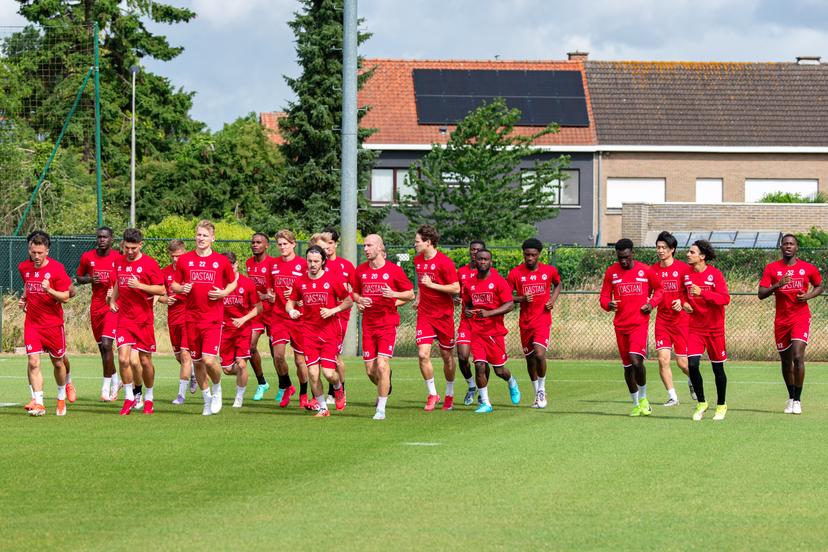 Kortrijk's players pictured in action during a training session of Belgian soccer team KV Kortrijk, Monday 23 June 2025 in Kortrijk, in preparation of the upcoming 2025-2026 Belgian second division soccer season. BELGA PHOTO KURT DESPLENTER