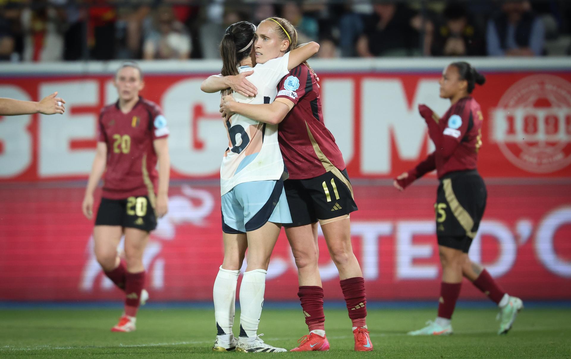 Spain's Aitana Bonmati and Belgium's Janice Cayman pictured after a soccer game between the national teams of Belgium (Red Flames) and Spain, on the fifth matchday in group A3 of the 2024-25 Women's Nations League competition, on Friday 30 May 2025 in Heverlee, Leuven. BELGA PHOTO VIRGINIE LEFOUR