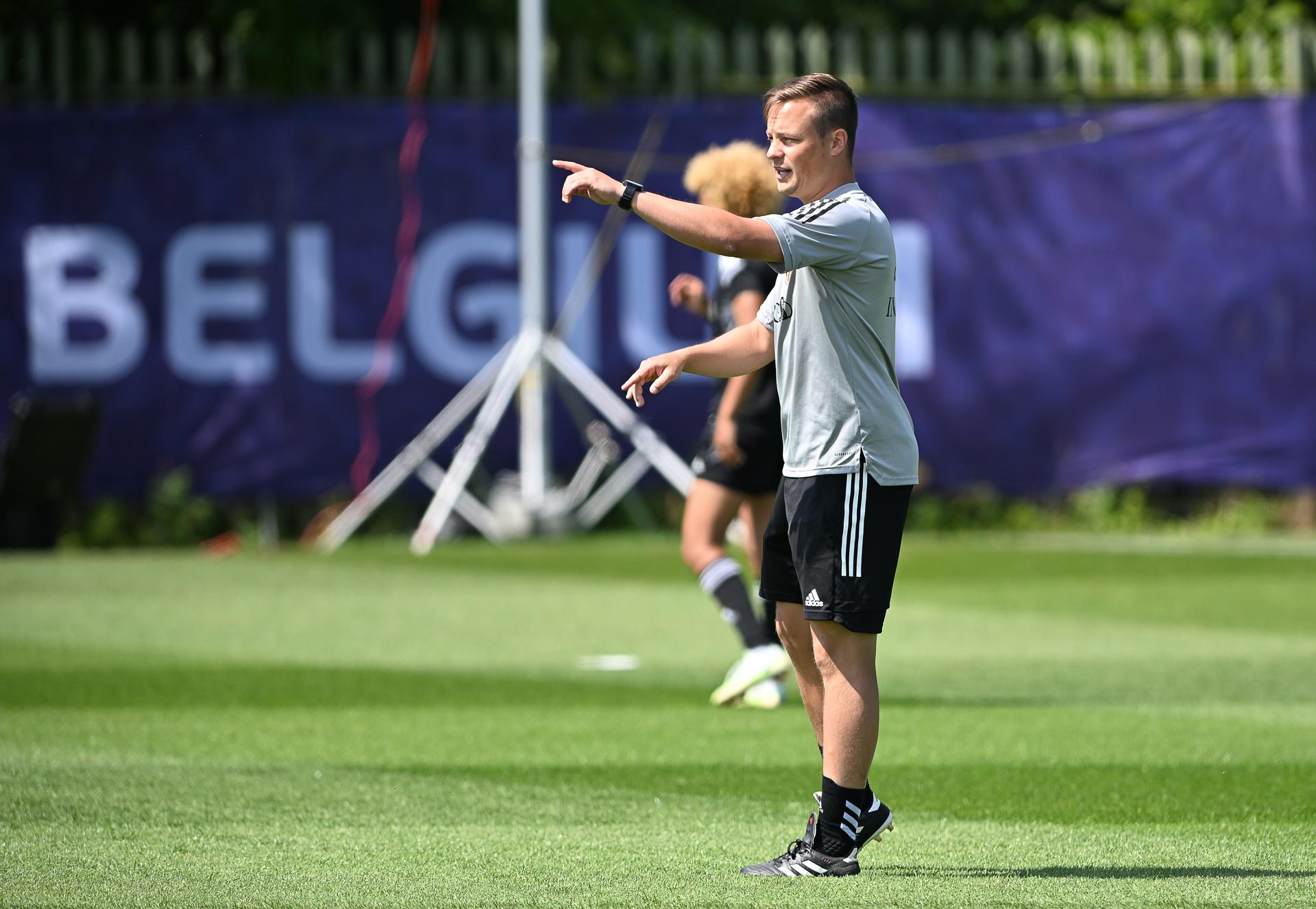 Belgium's assistant coach Thomas Jansen pictured during a training session of the Belgium's national women's soccer team the Red Flames, Saturday 16 July 2022 in Wigan, England, ahead of the third and last group stage match in Group D of the Women's Euro 2022 tournament. The 2022 UEFA European Women's Football Championship is taking place from 6 to 31 July. BELGA PHOTO DAVID CATRY