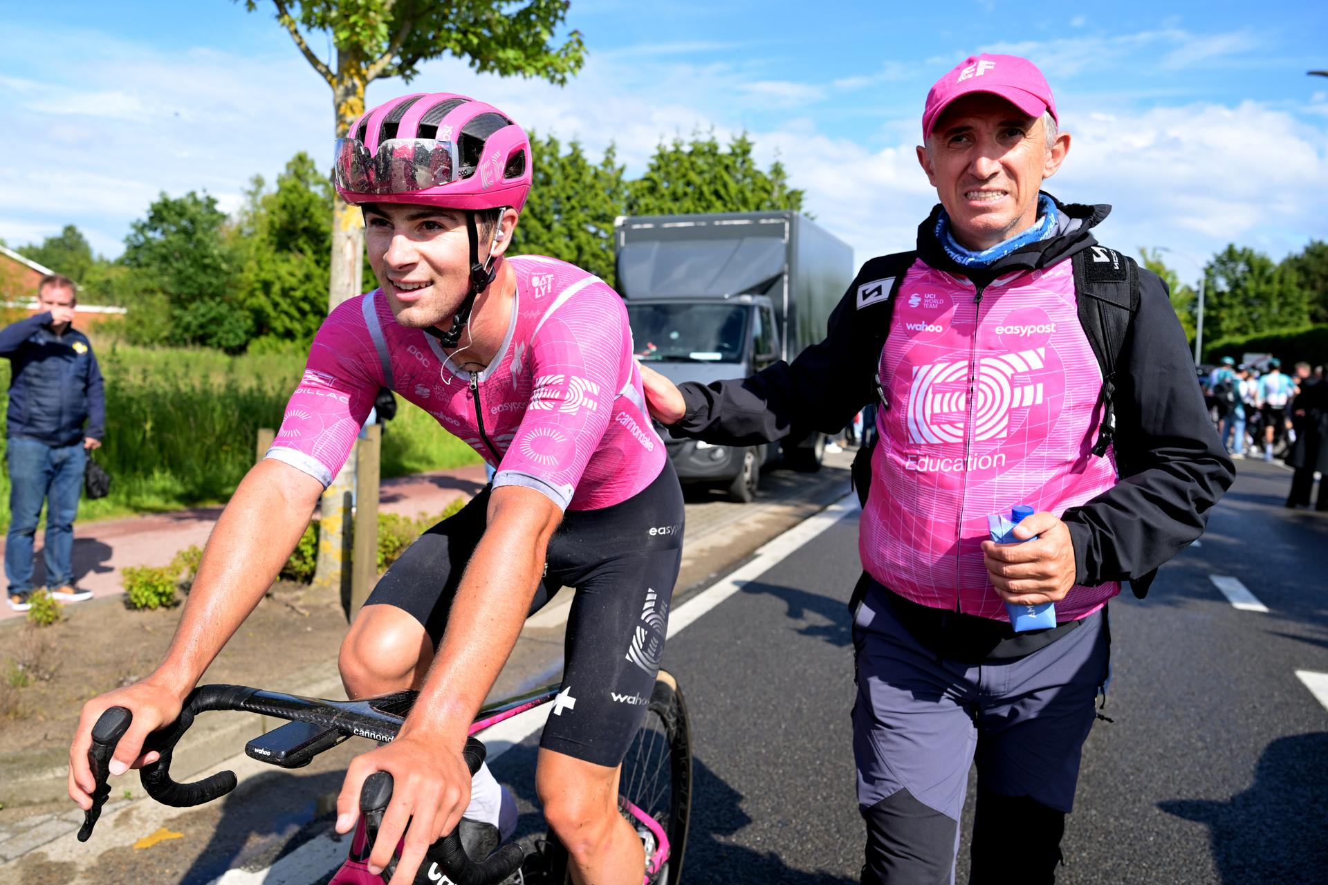 British Noah Hobbs of EF Education-EasyPost celebrates after winning the 'Heistse Pijl' cycling race, 187,5km from Vosselaar to Heist-op-den-Berg, Saturday 06 June 2026. BELGA PHOTO DAVID PINTENS