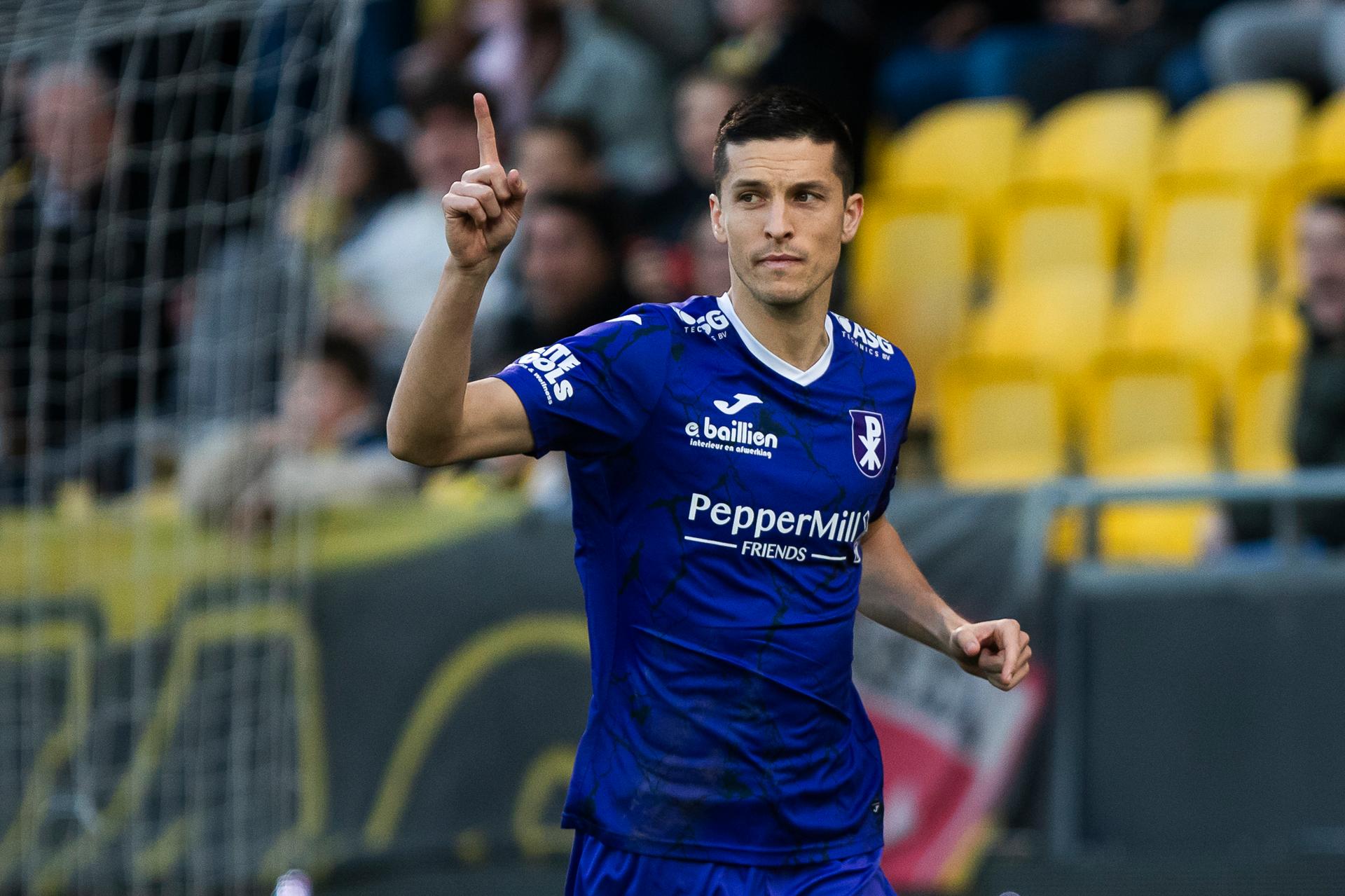 Patro Eisden's Stef Peeters celebrates after scoring during a soccer game between KSC Lokeren and Patro Eisden, Sunday 21 December 2025 in Lokeren, on day 19 of the 2025-2026 'Challenger Pro League' 1B second division of the Belgian championship. BELGA PHOTO KRISTOF VAN ACCOM