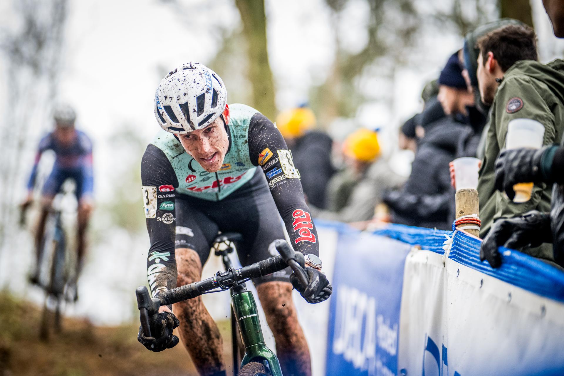 Belgian Lander Loockx pictured in action during the men's elite race at the 'Herentals Crosst' cyclocross cycling event on Saturday 14 December 2024 in Herentals, stage 4/8 in the X2O Badkamers 'Trofee Veldrijden' competition. BELGA PHOTO JASPER JACOBS