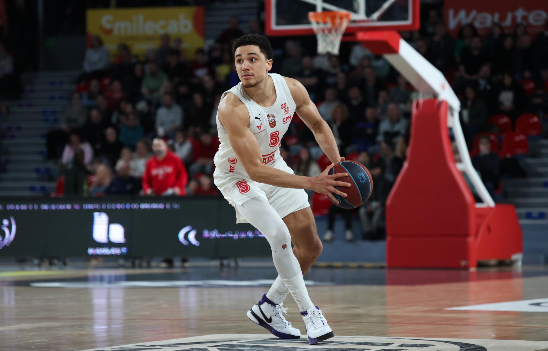 Spirou's Adedayo Polet pictured in action during a basketball match between Spirou Charleroi and Limburg United, Wednesday 18 February 2026 in Charleroi, on day 20 of the 'BNXT League' Belgian and Dutch first division basket championships. BELGA PHOTO VIRGINIE LEFOUR