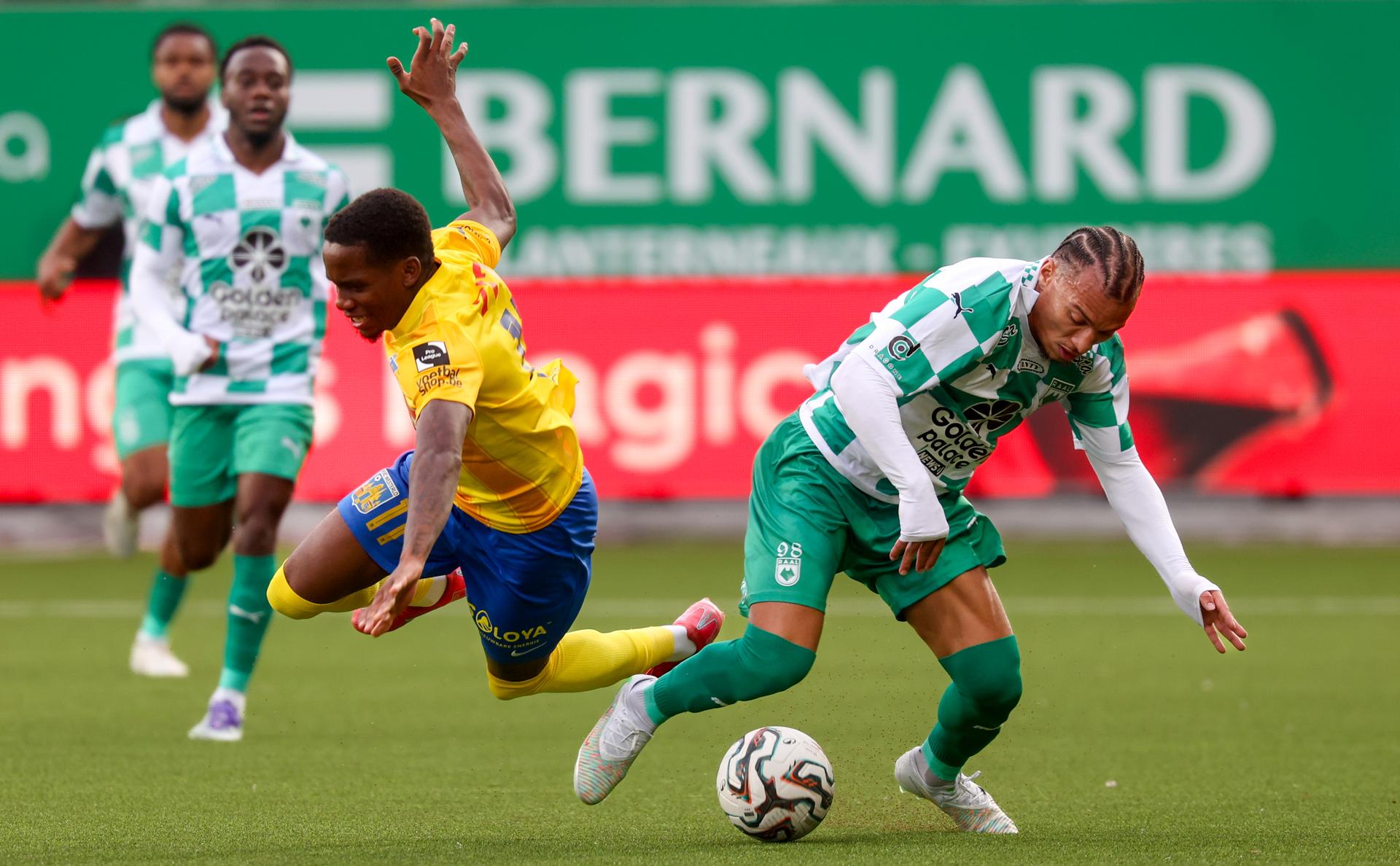 Westerlo's Adedire Mebude and RAAL's Owen Maes fight for the ball during a soccer match between RAAL La Louviere and KVC Westerlo, Saturday 18 October 2025 in La Louviere, on day 11 of the 2025-2026 'Jupiler Pro League' first division of the Belgian championship. BELGA PHOTO VIRGINIE LEFOUR