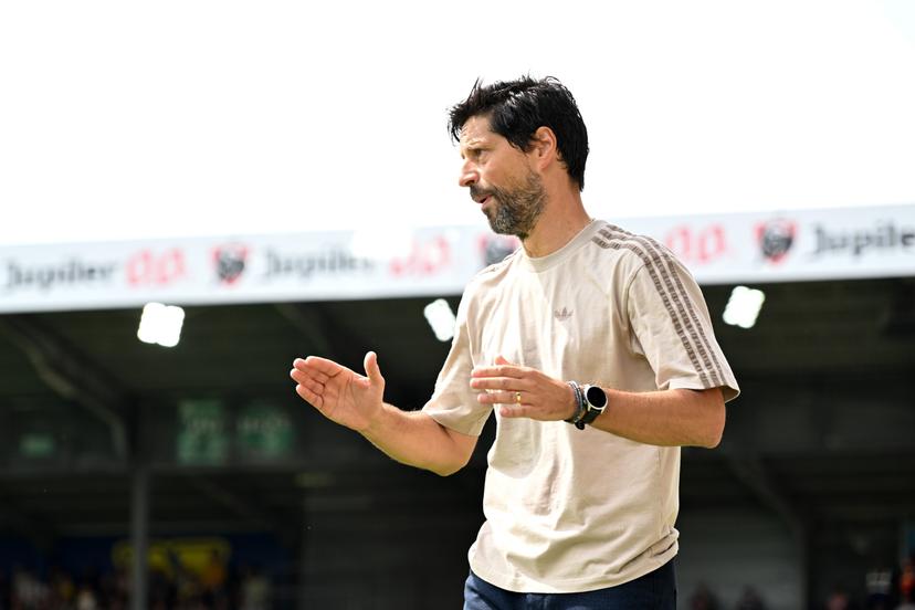 Anderlecht's head coach Vitor Bruno pictured during a soccer match between SK Beveren and Royal Sporting Club Anderlecht, Sunday 16 August 2026 in Beveren, on day 2 of the 2026-2027 'Jupiler Pro League' first division of the Belgian championship. BELGA PHOTO MAARTEN STRAETEMANS