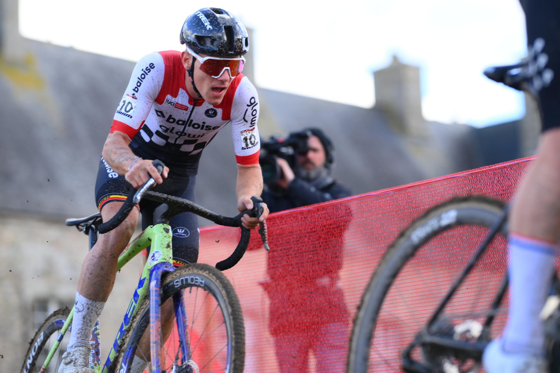 Belgian Thibau Nys pictured in action during the men's race at the Cyclocross World Cup cyclocross event in Flamanville, France, Sunday 30 November 2025, the 2nd stage (out of 12) in the World Cup of the 2025-2026 season. BELGA PHOTO DAVID PINTENS